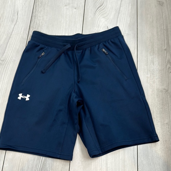 NWOT Under Armour Boys UA Pennant Shorts - Picture 4 of 5